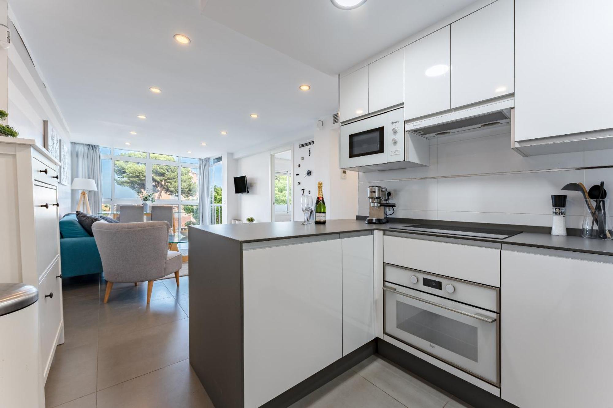 Bonanza Deluxe - Easy Walk To Beach, Marina And Shops Apartamento Benalmádena